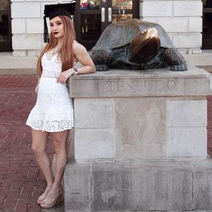 Meet your Posher, Maya